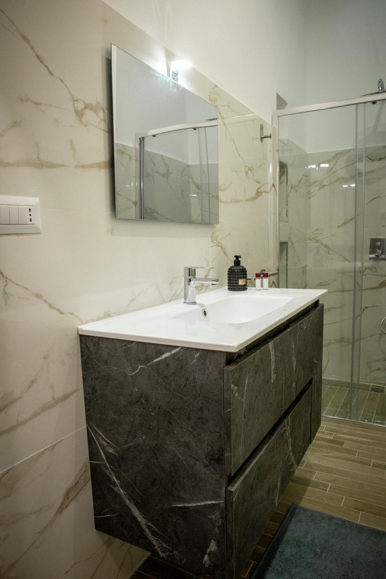 Bed and Breakfast Napoli Skyport Екстер'єр фото